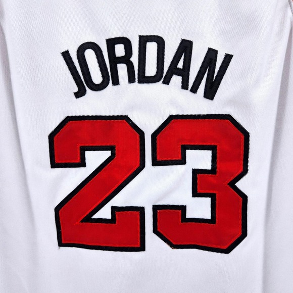 Mitchell & Ness Jordan #23 Bulls 1983-84 Rookie Hardwood Classics Jersey XXL - Picture 6 of 10